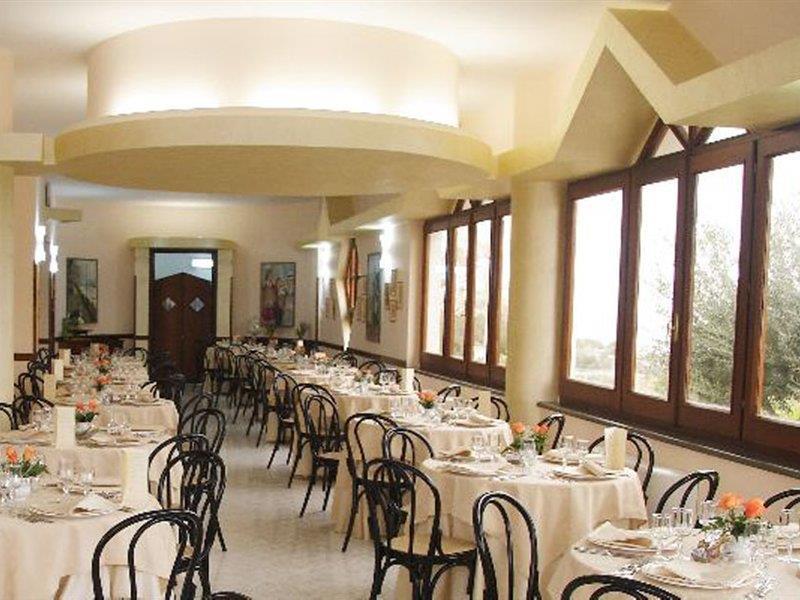 Baia Del Capo Hotel Рикади Екстериор снимка