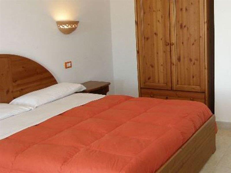 Baia Del Capo Hotel Рикади Екстериор снимка