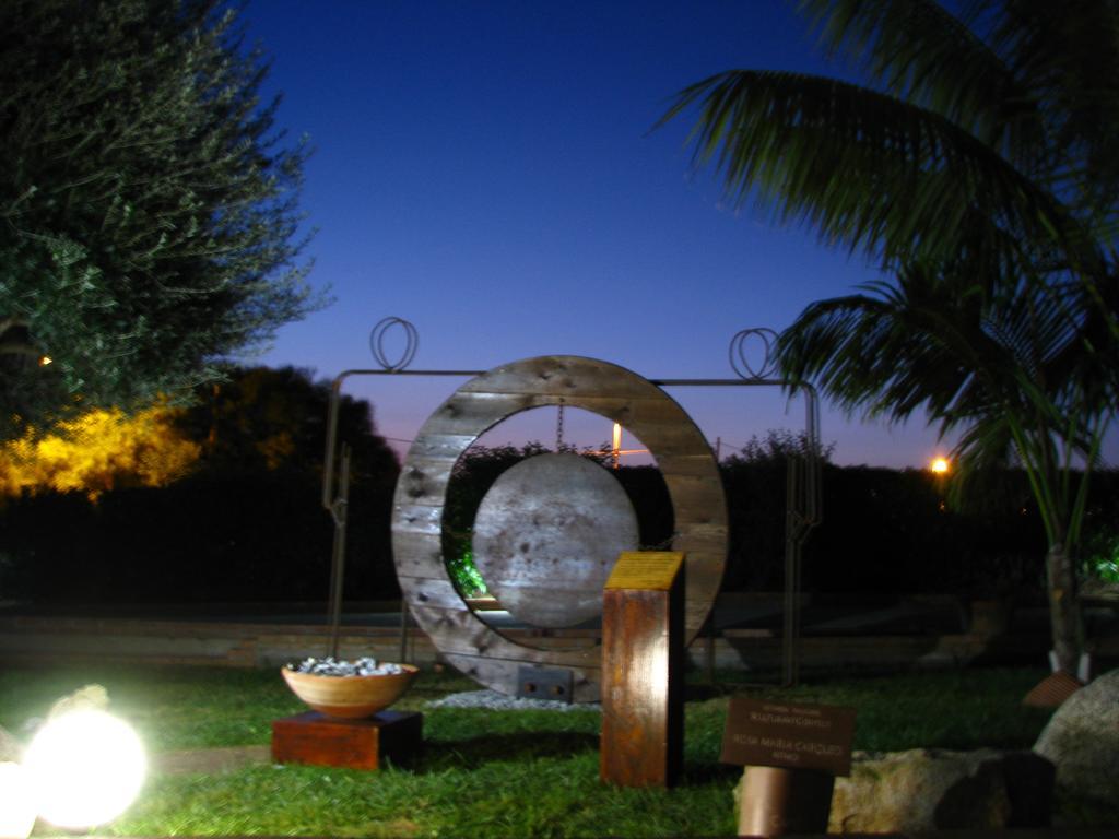 Baia Del Capo Hotel Рикади Екстериор снимка