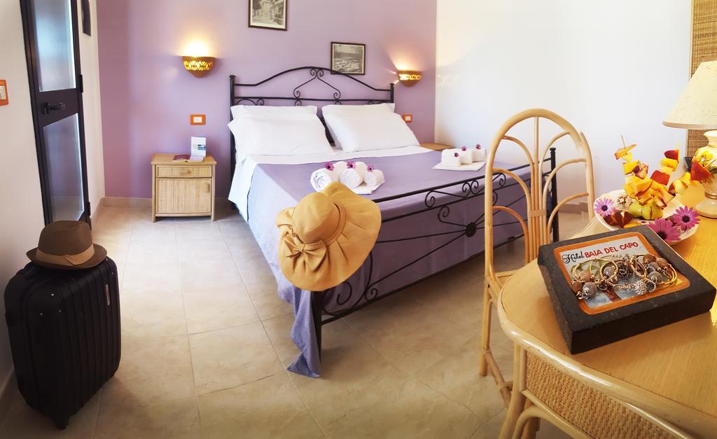 Baia Del Capo Hotel Рикади Екстериор снимка